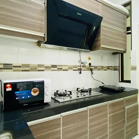 Cozy 1-10 Pax 4Qbeds 2Sbeds Shah Alam Sec7, I-City Exterior photo