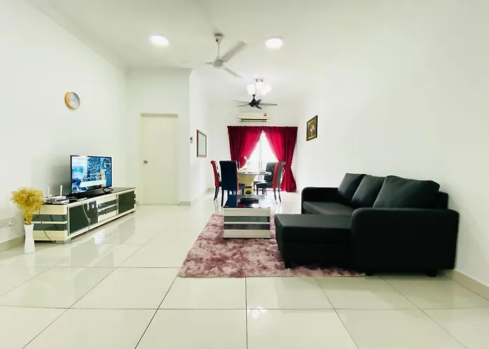 Cozy 1-10 Pax 4Qbeds 2Sbeds Shah Alam Sec7, I-City