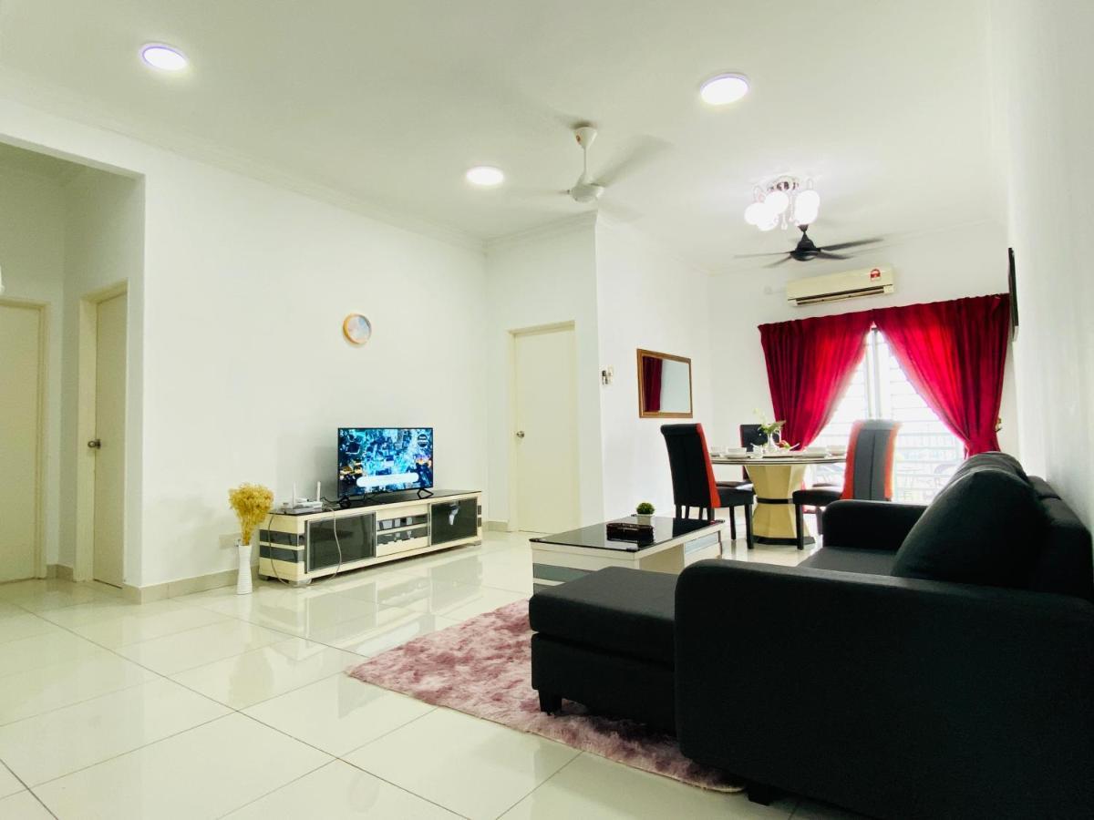 Cozy 1-10 Pax 4qbeds 2sbeds Sec7, I-city Apartment